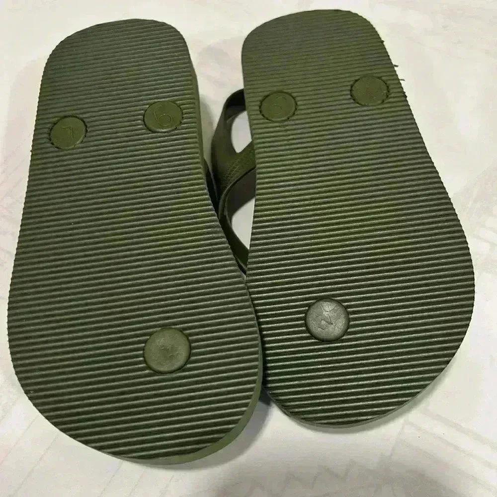 Old Navy Toddler Flip Flops - NEW